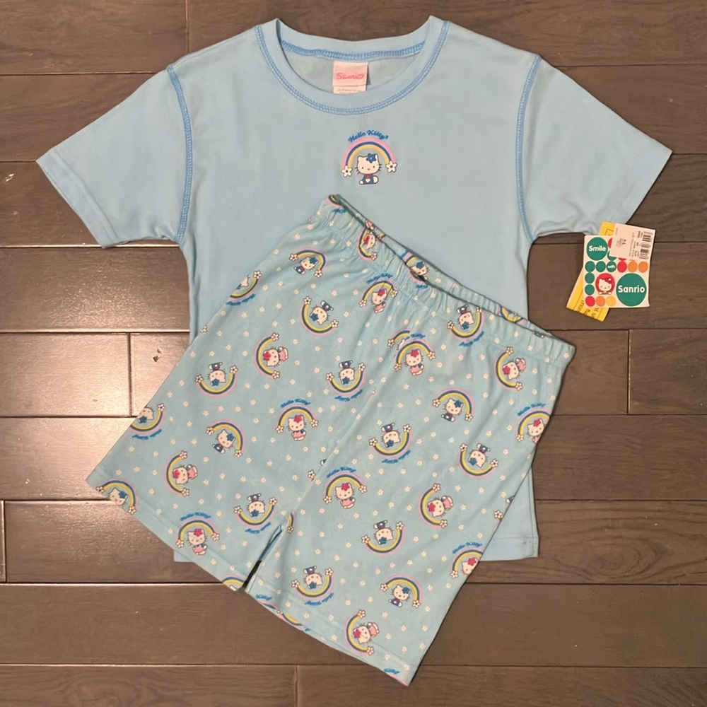 NWT Y2K Vintage 2000 Hello Kitty Rainbow Pajama Top & Shorts Set Size XS